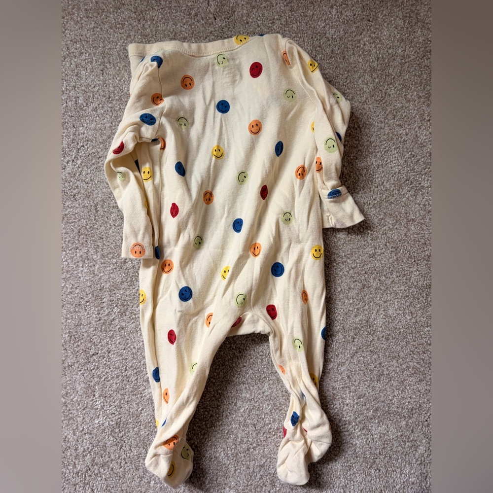 Old Navy Cream Smiley Face Footed One-Piece - Picture 5 of 5